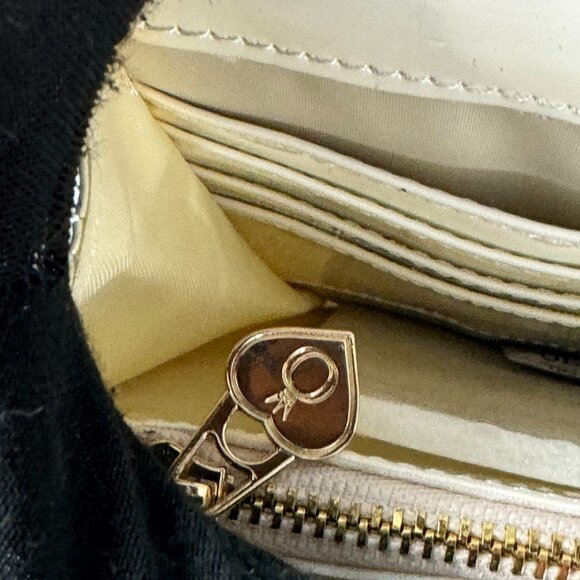 NWOT Pandora Ivory Patent Faux Leather Wristlet - Picture 12 of 15